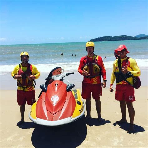 Praias de Balneário Piçarras e Penha contam reforço de jet ski para