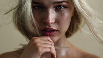 Ali Collier Aris Jerome Model Blonde Bare Shoulders Looking At