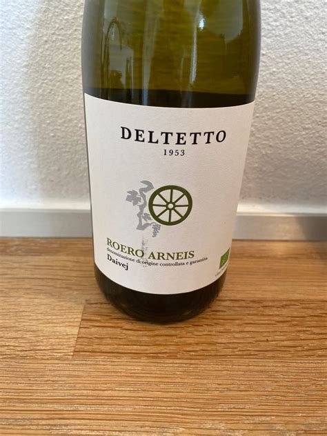 Deltetto Roero Arneis Daivej Italy Piedmont Alba Roero