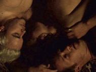 Naked Soraya Gomaa In Marmor Stein Eisen