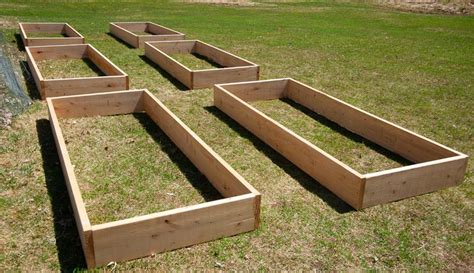 Tips For Measuring & Spacing Raised Garden Beds - Hobby Farms