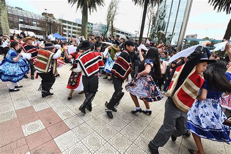 Temuco Inicia Celebraciones De Fiestas Patrias Con Cuecada Masiva Y