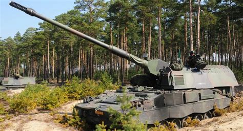 Pzh 2000 Self Propelled Howitzers Arrived At The Frontline In Ukraine