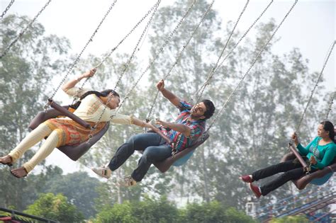 Bollywood Hottest Wallpapers Ishaqzaade High Resolution Movie Stills Featuring Hot Parineeti