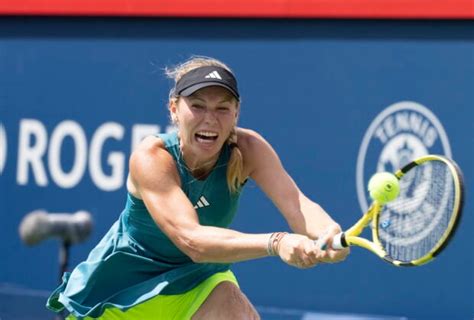 Caroline Wozniacki comes out of retirement, wins in straight sets at ...