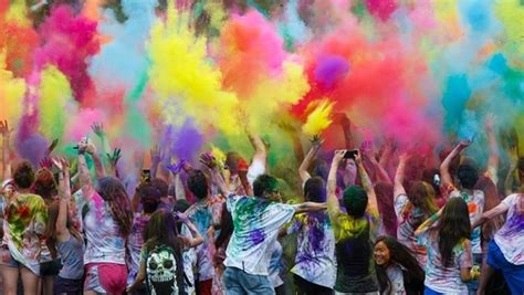 Different Ways To Wear White This Holi