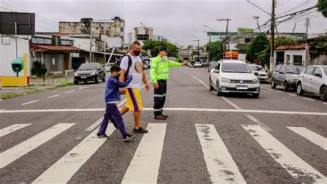 Prefeitura Realiza Ação Do ‘travessia Segura Na Zona Centro Oeste Qg