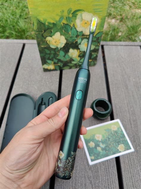 SOOCAS dévoile sa nouvelle collection van Gogh avec sa brosse à dents ...