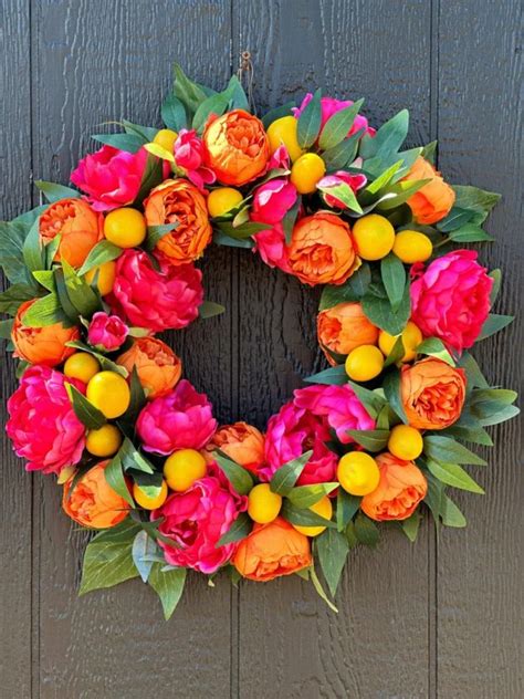 Lively Spring Wreath Designs That Will Refresh Your Porch