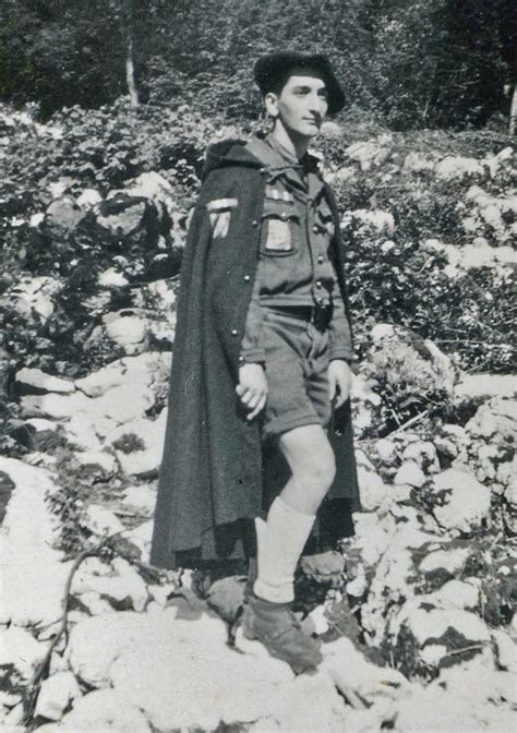 Épinglé par Pierre Capeimper sur capes et uniformes Capes Uniforme