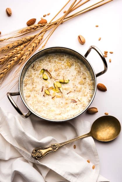 Premium Photo Daliya Kheer Or Dalia Payasam Broken Or