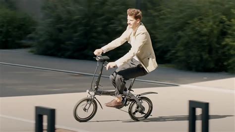 Micro E Bike Effortlessly From A To B With Exchangeable Battery Youtube