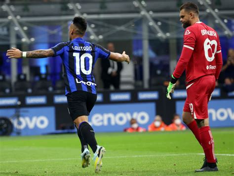 Lautaro Calhanoglu L Inter Non Sbaglia Contro Lo Spezia Tre Gol E