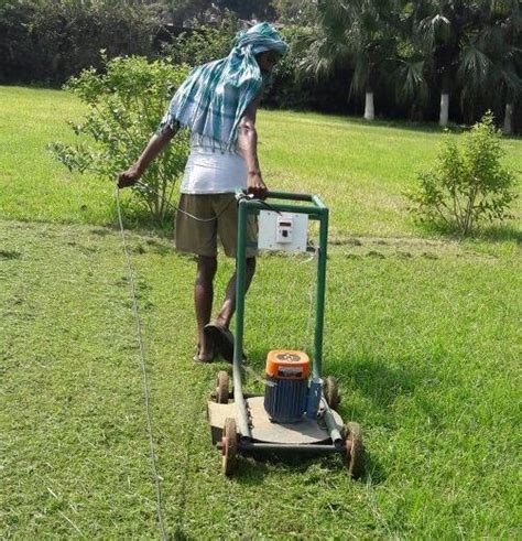 Grass Cutting Machine Grass Mower Grass Cutter घास काटने की मशीन In