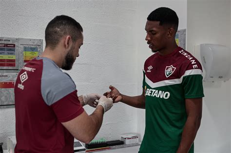 Fluminense se reapresenta e inicia pré temporada no CT Carlos Castilho