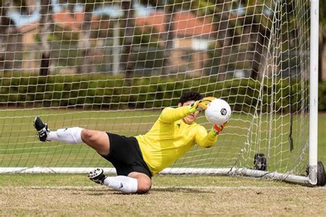 How To Be A Good Soccer Goalkeeper The Dos And Donts Of Being A