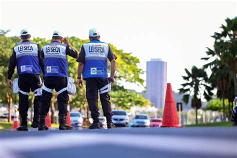 Carnaval Lei Seca Flagra Motoristas Dirigindo B Bados No Estado