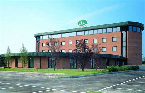 Xenia - Sottoscritti contratti di locazione per tre immobili da