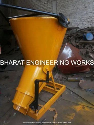 Screw Jack Operated Concrete Bucket Model Name Number Banana Type