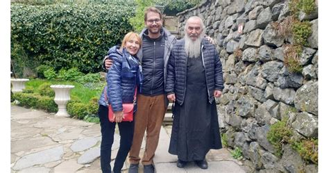 Кривошиева и Влади в манастир