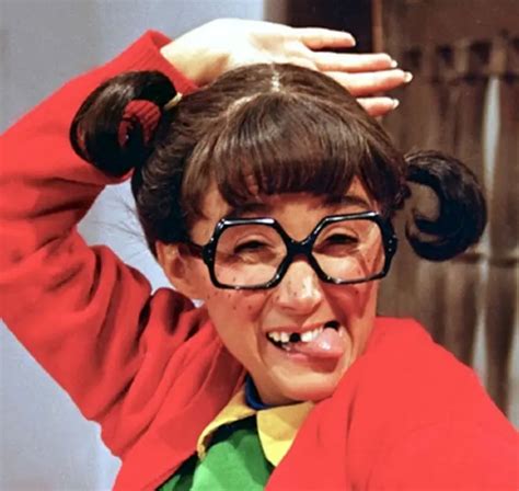 La Chilindrina posa en bikini con 70 años de edad y sorprende a sus