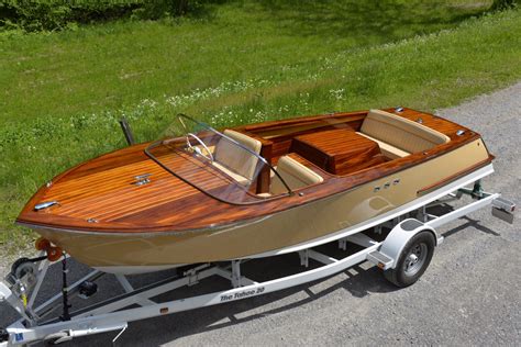 Beautiful Mahogany Motorboat From Ynot Yachts Ett Fine Woods