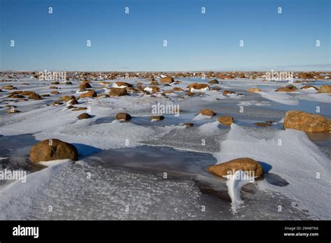 Frozen Waterbody Hi Res Stock Photography And Images Alamy