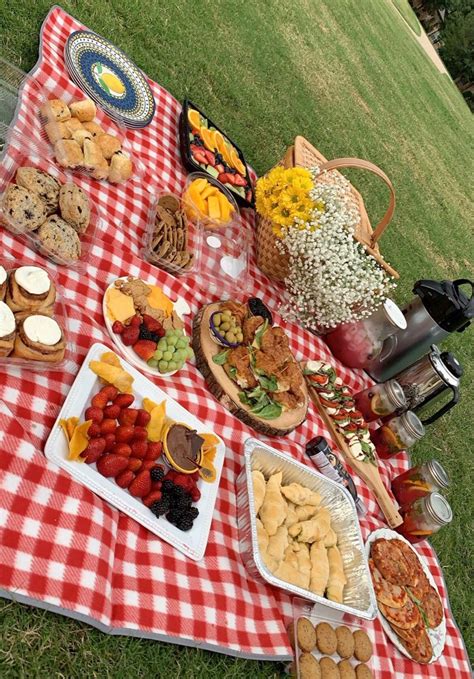 Summer Time Vibes 🌻 Picnic Date Food Picnic Food Picnic Foods