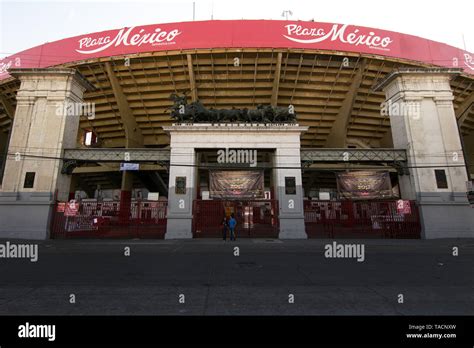 La monumental plaza de toros mexico hi-res stock photography and images ...