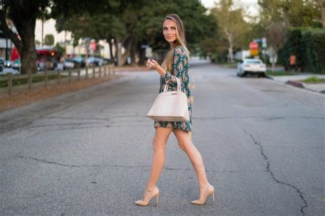 ADORABLE Outfits With Nude Heels For Every Woman