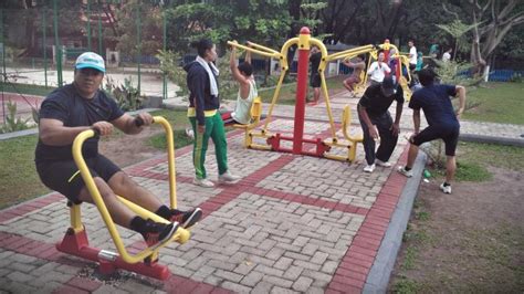 Foto Foto Banyak Fasilitas Gratis Di Taman Pakui Sayang Makassar Ada