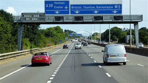 New UK Motorway Signs: The First Look - Jam Jar