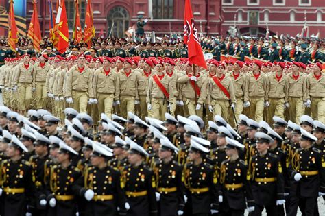 At Russias Victory Day Parade Vladimir Putin Calls For Alliance The New York Times