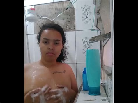 Gostosa Tomando Banho Exibindo Sua Buceta Molhadinha Xvideos