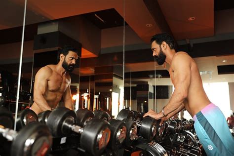 10 preguntas que no sabías que querías hacer a un aspirante a estrella de Películas Porno Gay