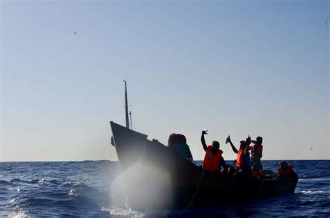 Segelschiff Nadir Rettet Personen Im Mittelmeer Weitere