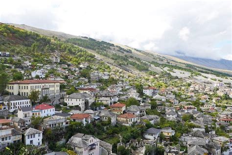 Visite O Castelo Gjirokastra E O Castelo Lekuresi De Saranda