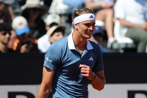 Tennis Alexander Zverev Se Qualifie Pour Les Demi Finales Du Masters