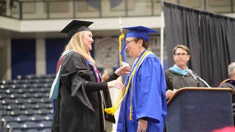 Amarillo College celebrates 979 graduates