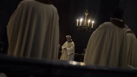 Prete Predica Contro Gay E Dice Che La Violenza Educa Le Donne Rivolta In Citt