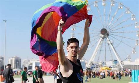 Cantores e público protestam contra cura gay no Rock in Rio Jornal O Globo