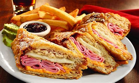 Bennigans Celebrates National Monte Cristo Day In Legendary Fashion