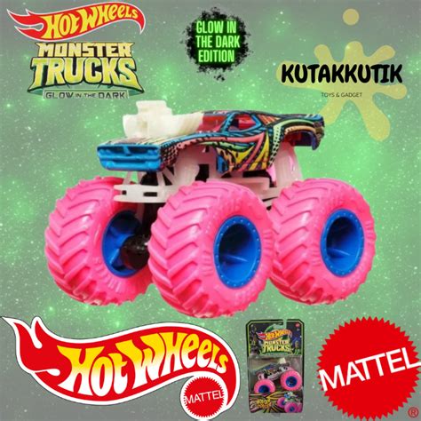 Hot Wheels Monster Trucks Rodger Dodger Blue Glow In The Dark Shopee Malaysia