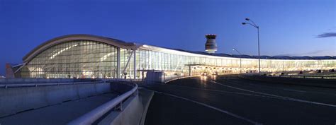 Toronto Airport Limo Service | Flat Rate Car Service - Limo to YYZ ...