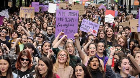 Un De Cada Cinc Nois Espanyols Creu Que La Violència Masclista No