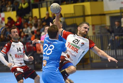 Club Balonmano Nava Balonmano Nava cae por la mínima en el primer