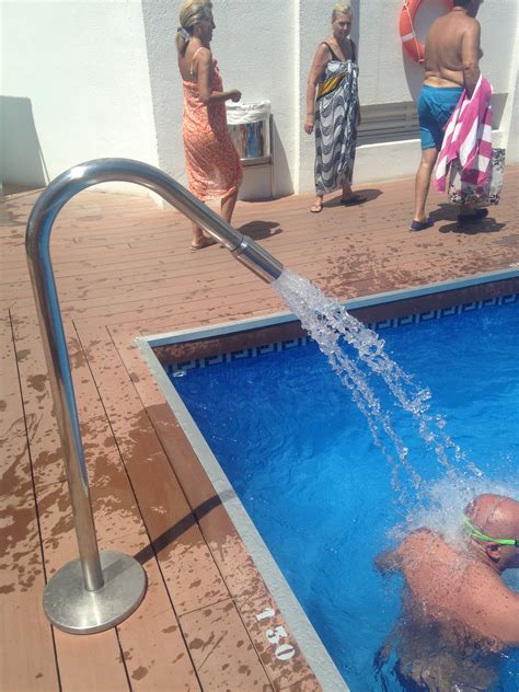 Ca Ones Y Cascadas De Agua Para Piscinas Azur Piscina Y Spa