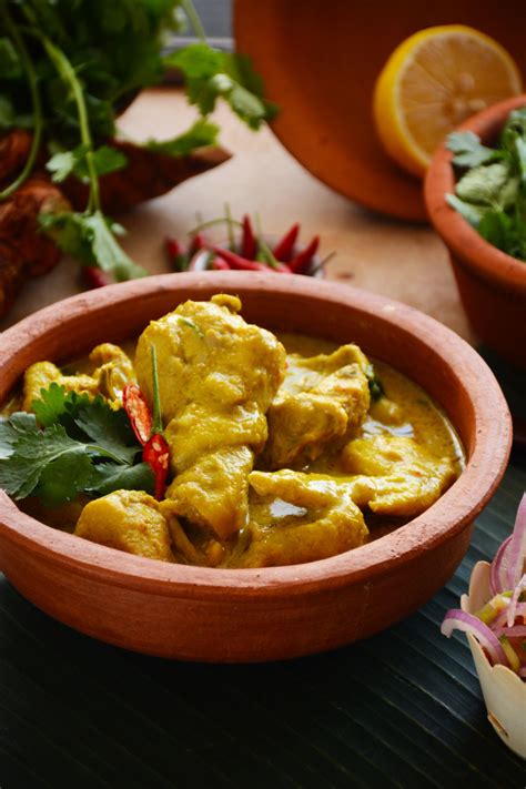 Cambodian Khmer Chicken Samlá Curry