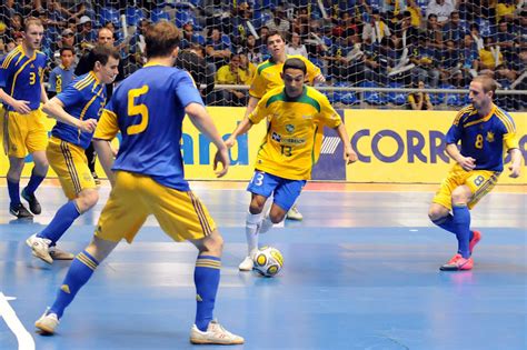 SELEÇÃO BRASILEIRA DE FUTSAL JOGARÁ EM FOZ tbesportes