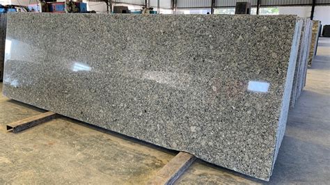 Polished Royal Cream Granite Slab For Flooring Thickness 15 20 Mm At